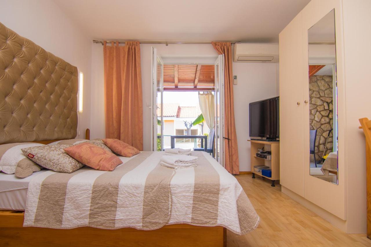 Apartmani Villa Kalinic Njivice Ngoại thất bức ảnh
