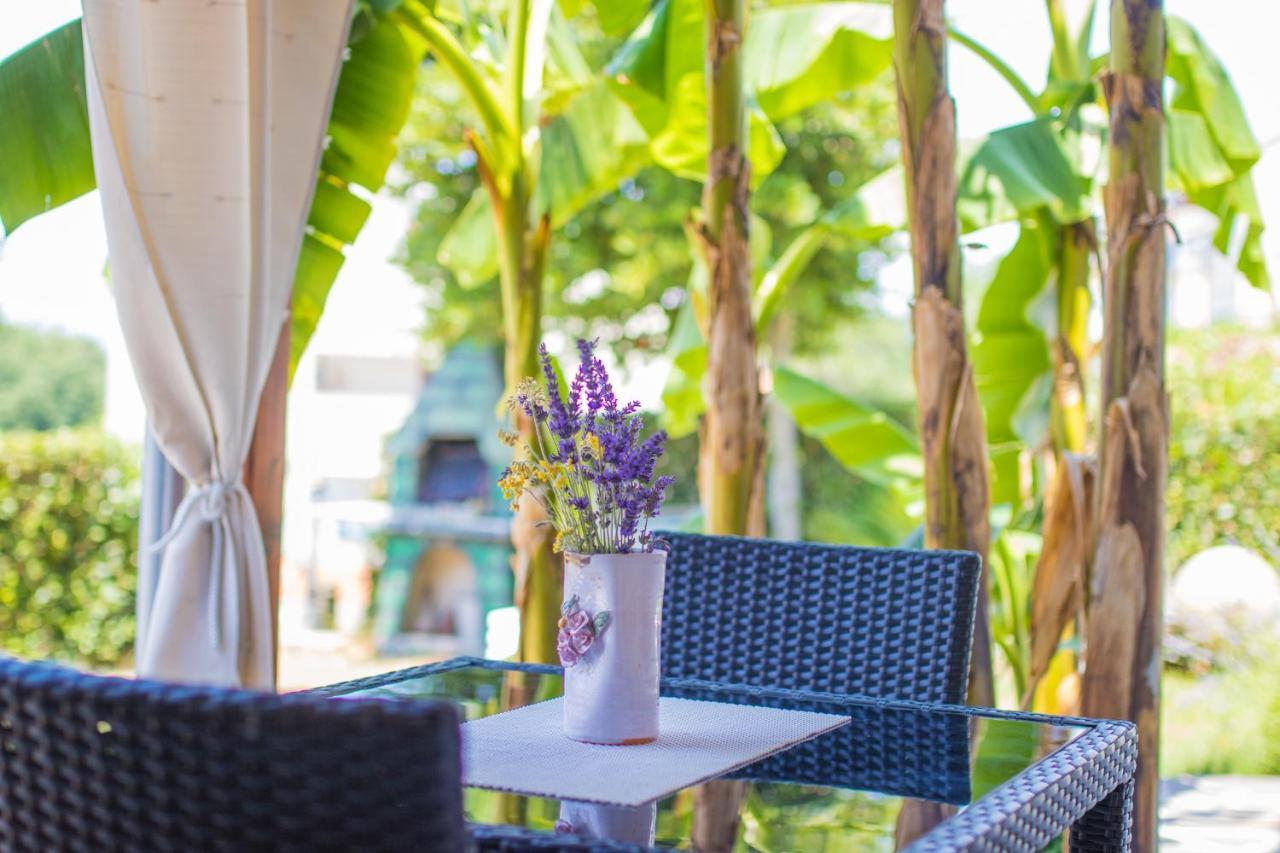 Apartmani Villa Kalinic Njivice Ngoại thất bức ảnh