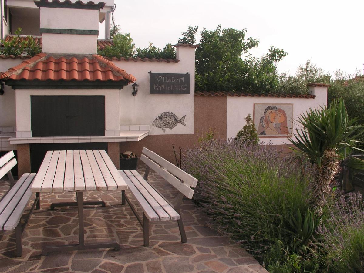 Apartmani Villa Kalinic Njivice Ngoại thất bức ảnh