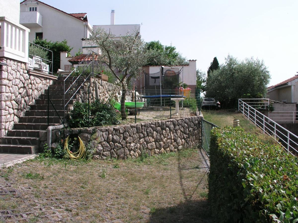 Apartmani Villa Kalinic Njivice Ngoại thất bức ảnh