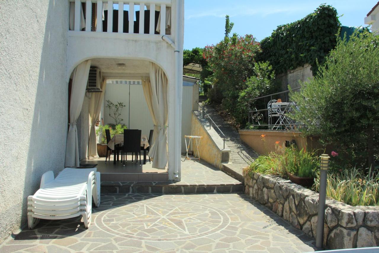 Apartmani Villa Kalinic Njivice Ngoại thất bức ảnh