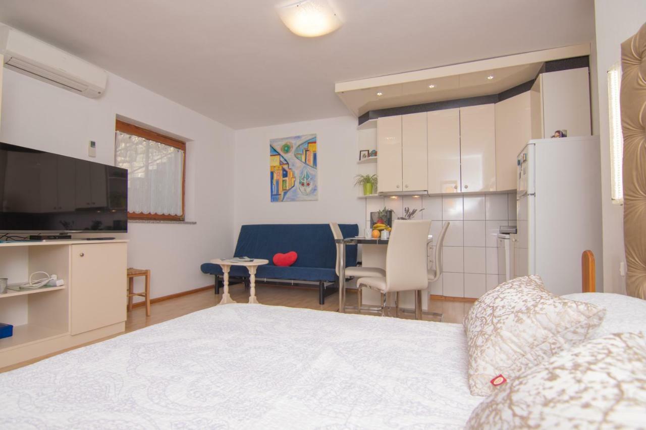 Apartmani Villa Kalinic Njivice Ngoại thất bức ảnh