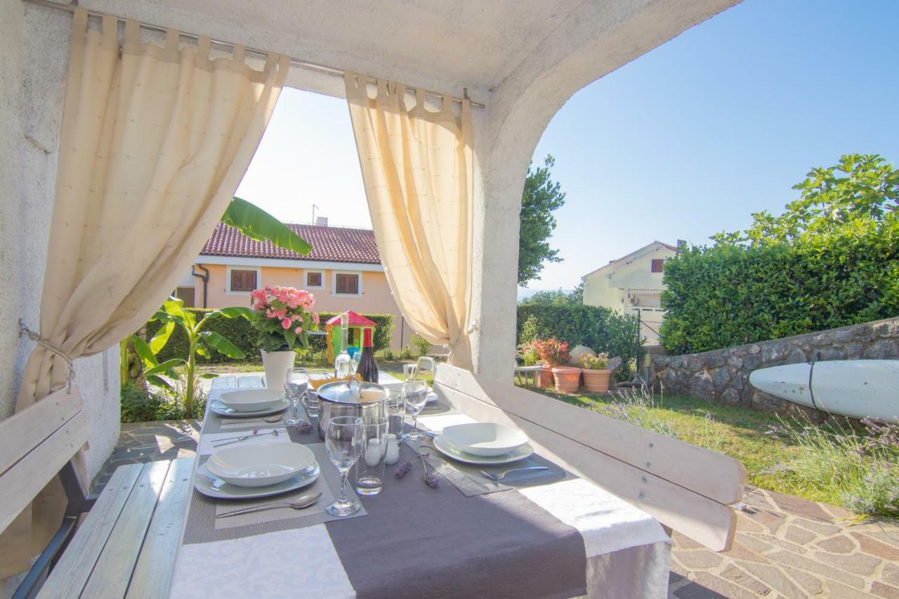 Apartmani Villa Kalinic Njivice Ngoại thất bức ảnh
