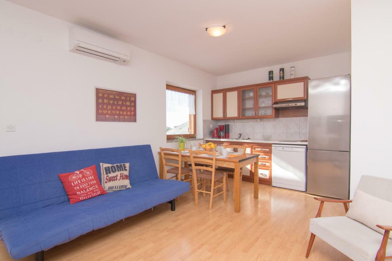 Apartmani Villa Kalinic Njivice Ngoại thất bức ảnh