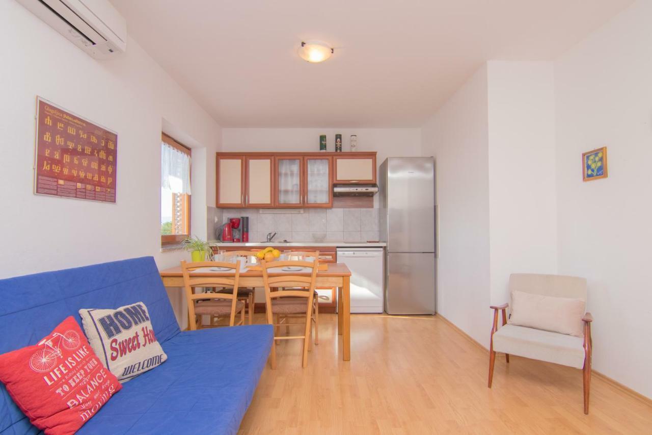 Apartmani Villa Kalinic Njivice Ngoại thất bức ảnh
