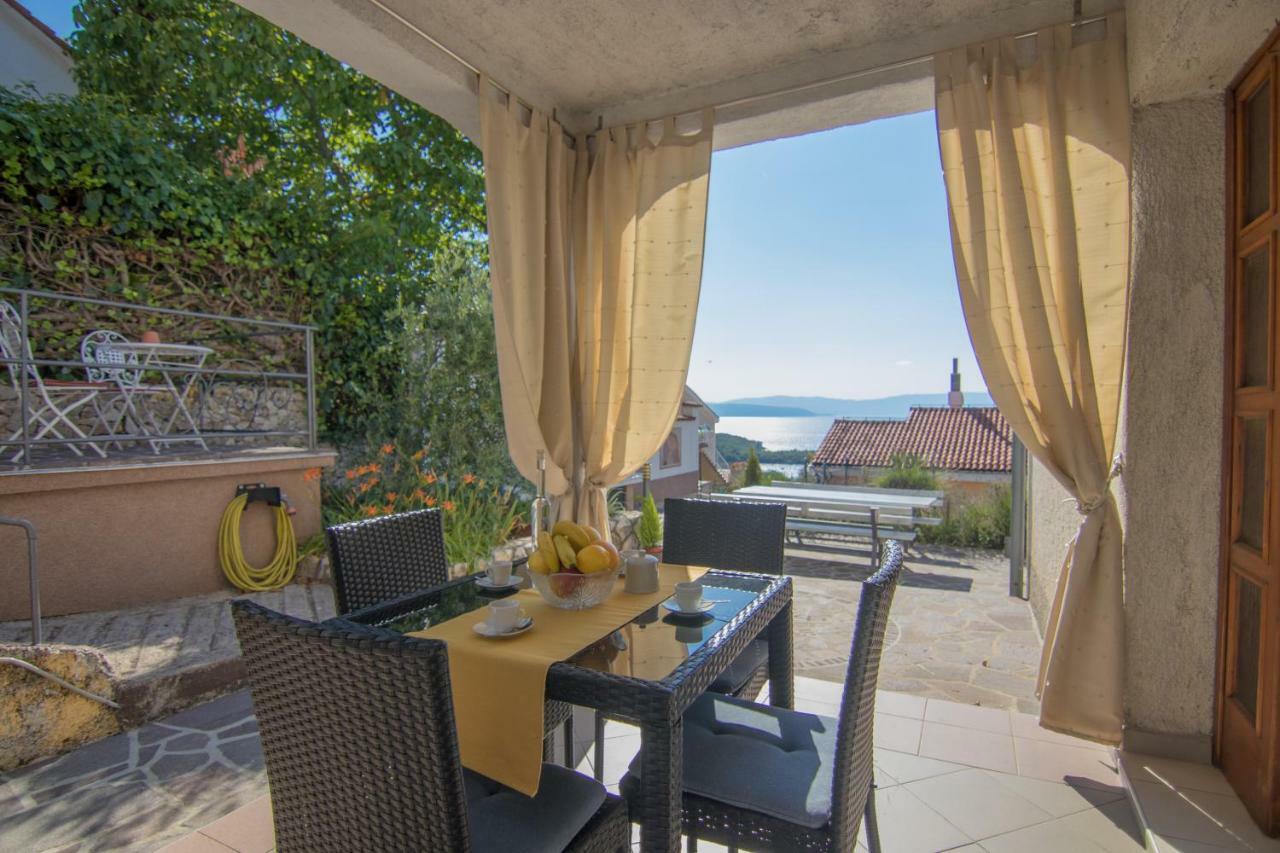 Apartmani Villa Kalinic Njivice Ngoại thất bức ảnh