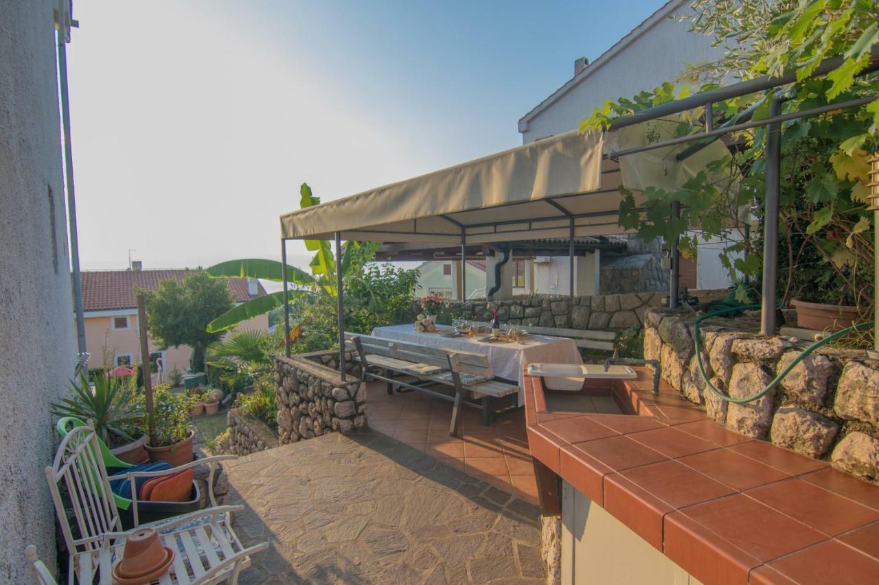 Apartmani Villa Kalinic Njivice Ngoại thất bức ảnh