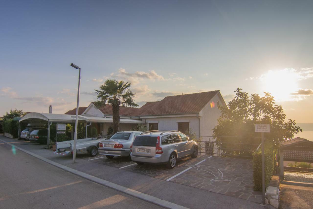 Apartmani Villa Kalinic Njivice Ngoại thất bức ảnh