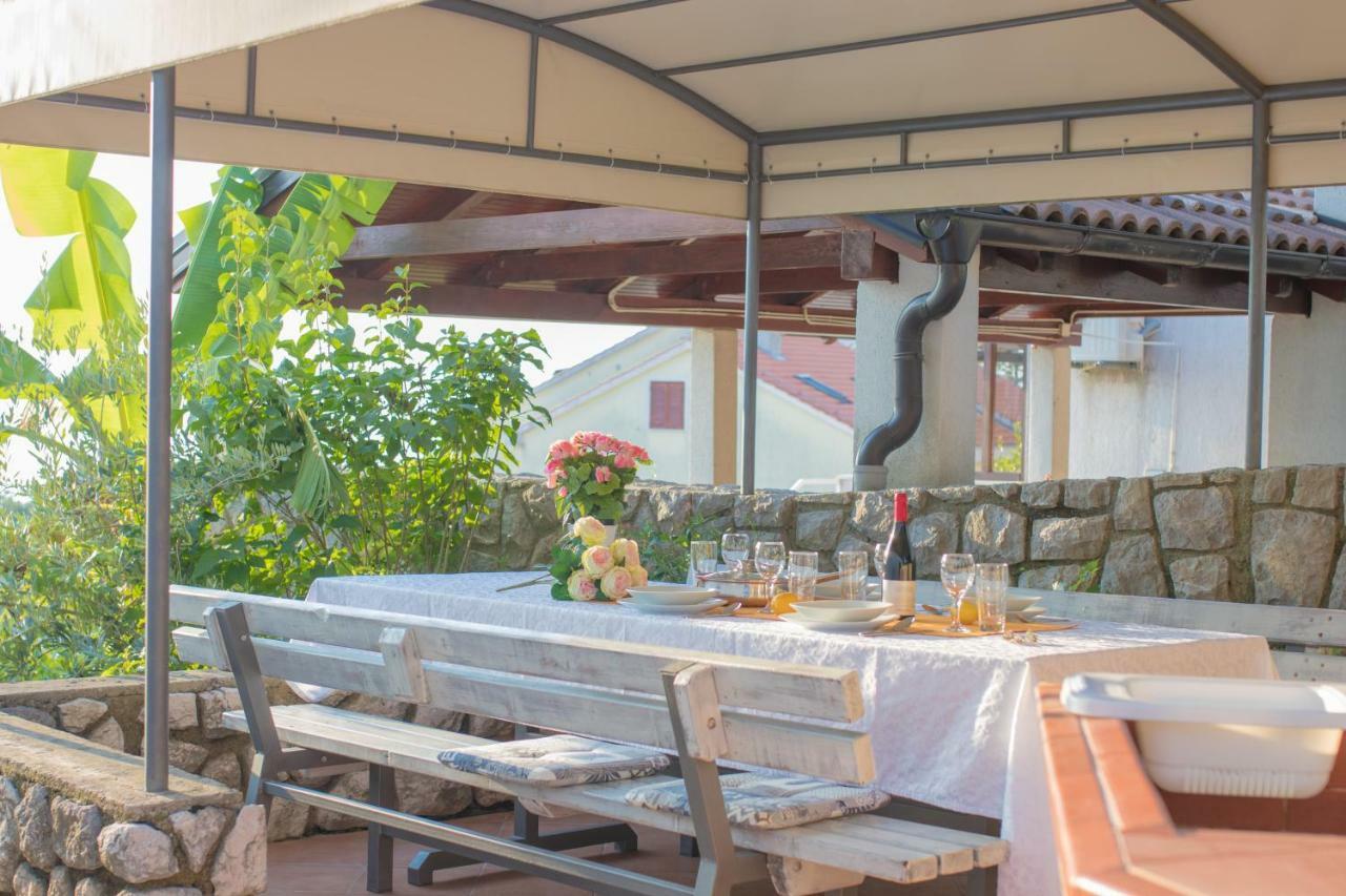 Apartmani Villa Kalinic Njivice Ngoại thất bức ảnh