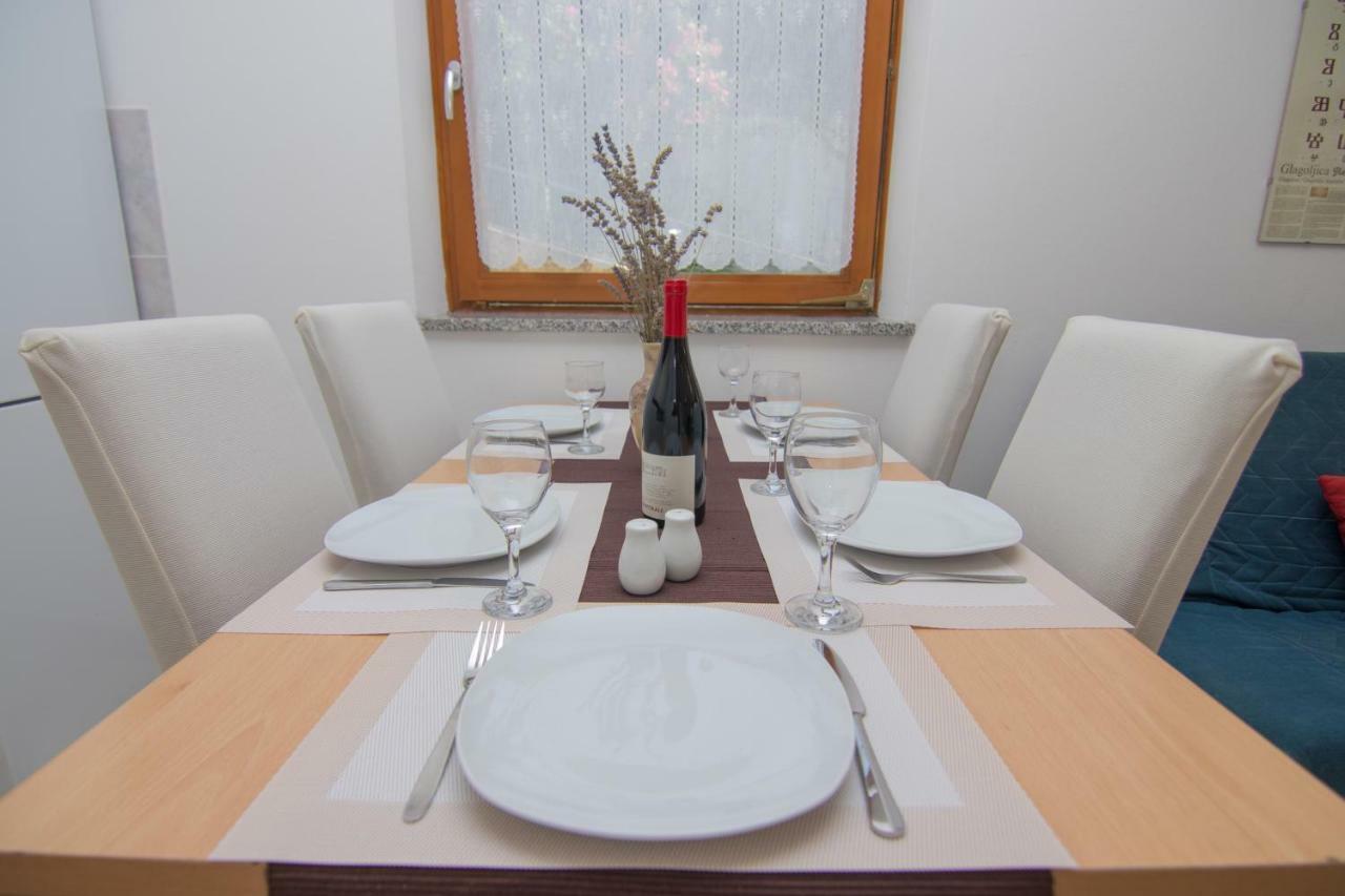 Apartmani Villa Kalinic Njivice Ngoại thất bức ảnh